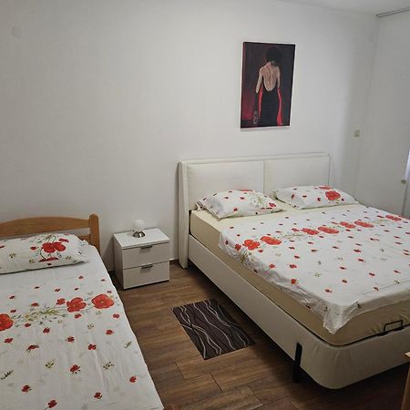 Apartments Vila Tisa Mali Losinj Exterior photo