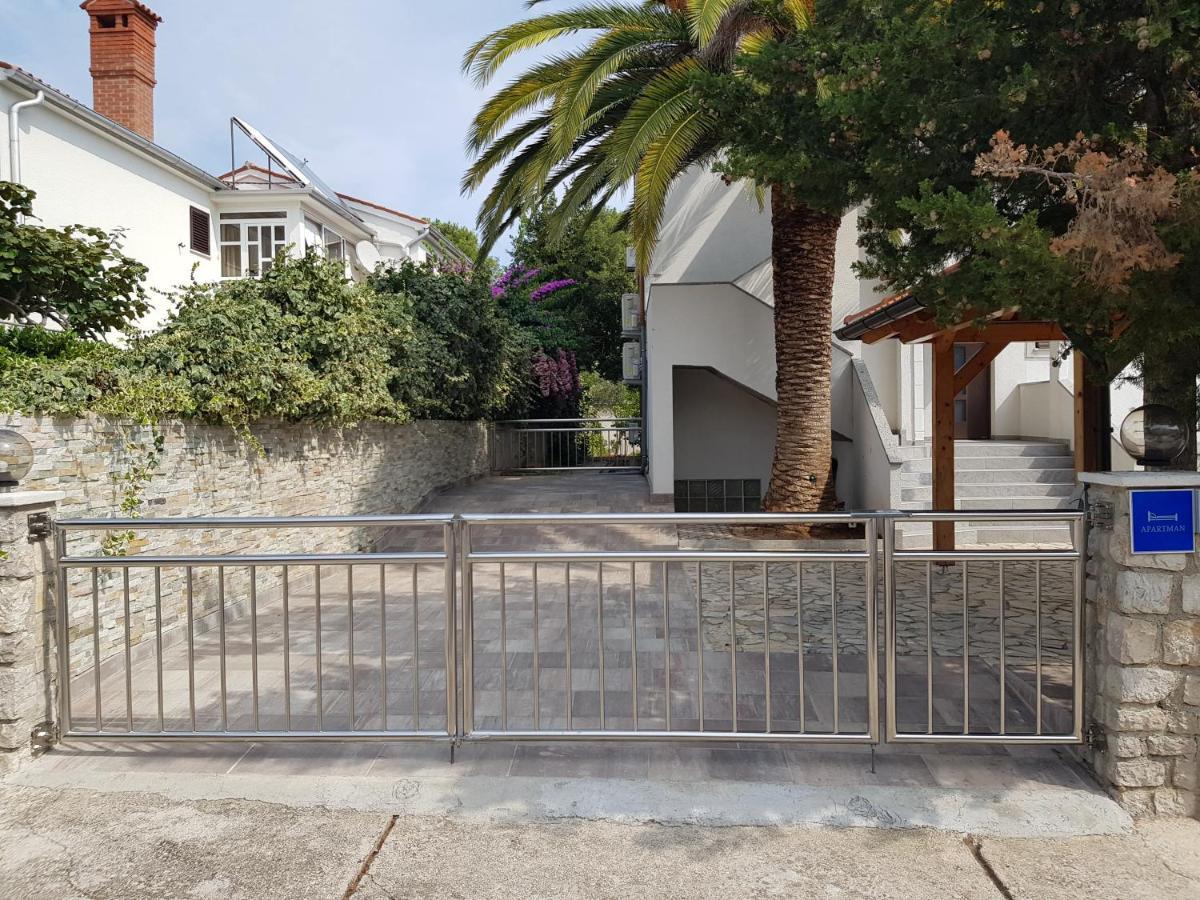 Apartments Vila Tisa Mali Losinj Exterior photo