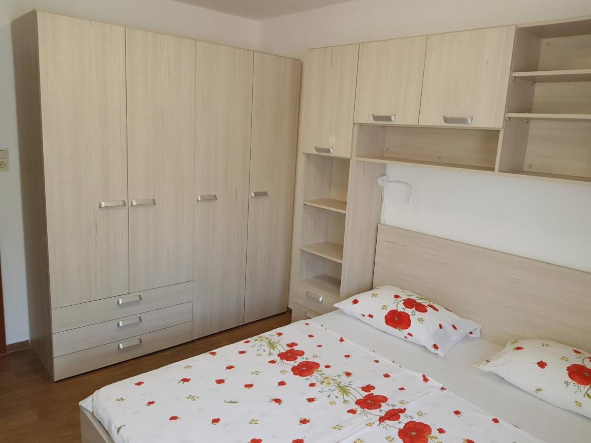 Apartments Vila Tisa Mali Losinj Exterior photo
