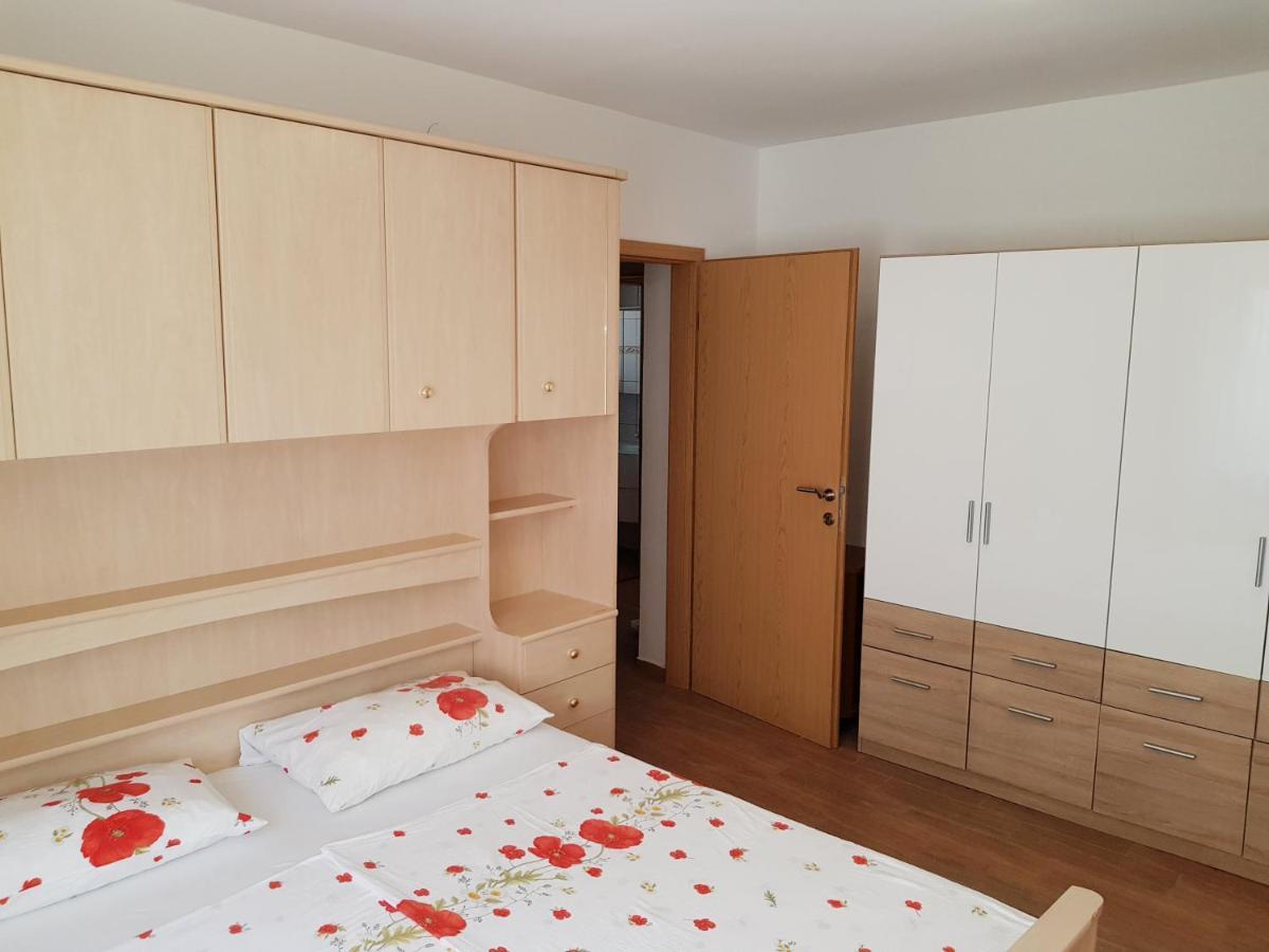 Apartments Vila Tisa Mali Losinj Exterior photo