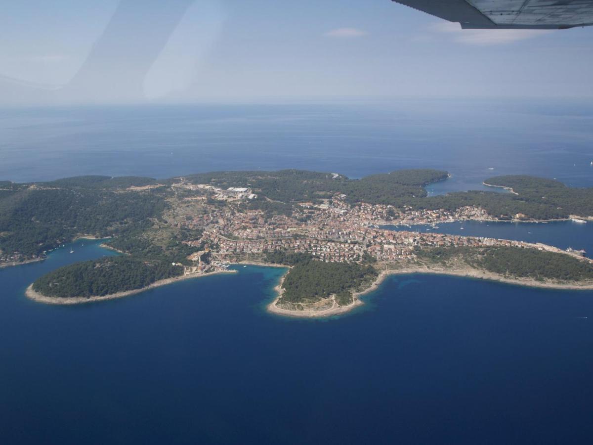 Apartments Vila Tisa Mali Losinj Exterior photo