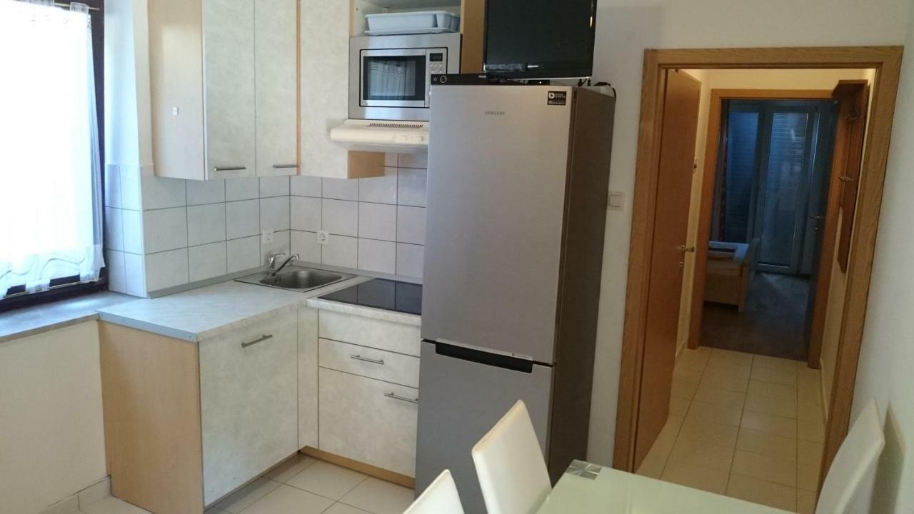 Apartments Vila Tisa Mali Losinj Exterior photo