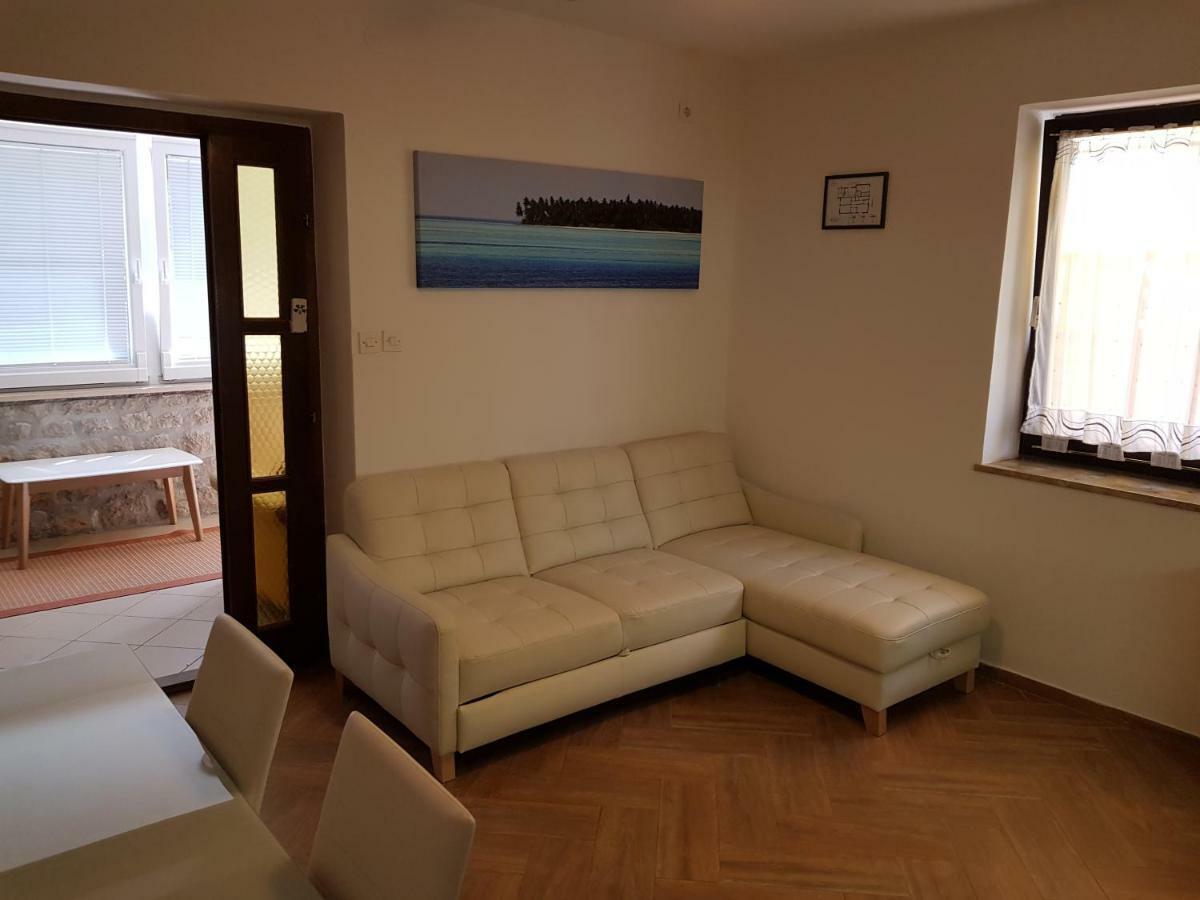 Apartments Vila Tisa Mali Losinj Exterior photo
