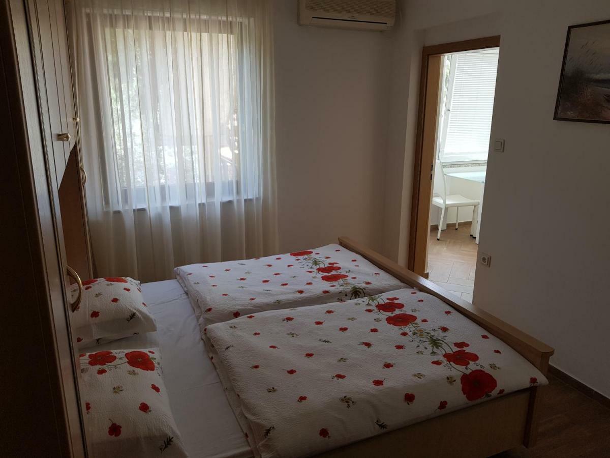 Apartments Vila Tisa Mali Losinj Exterior photo